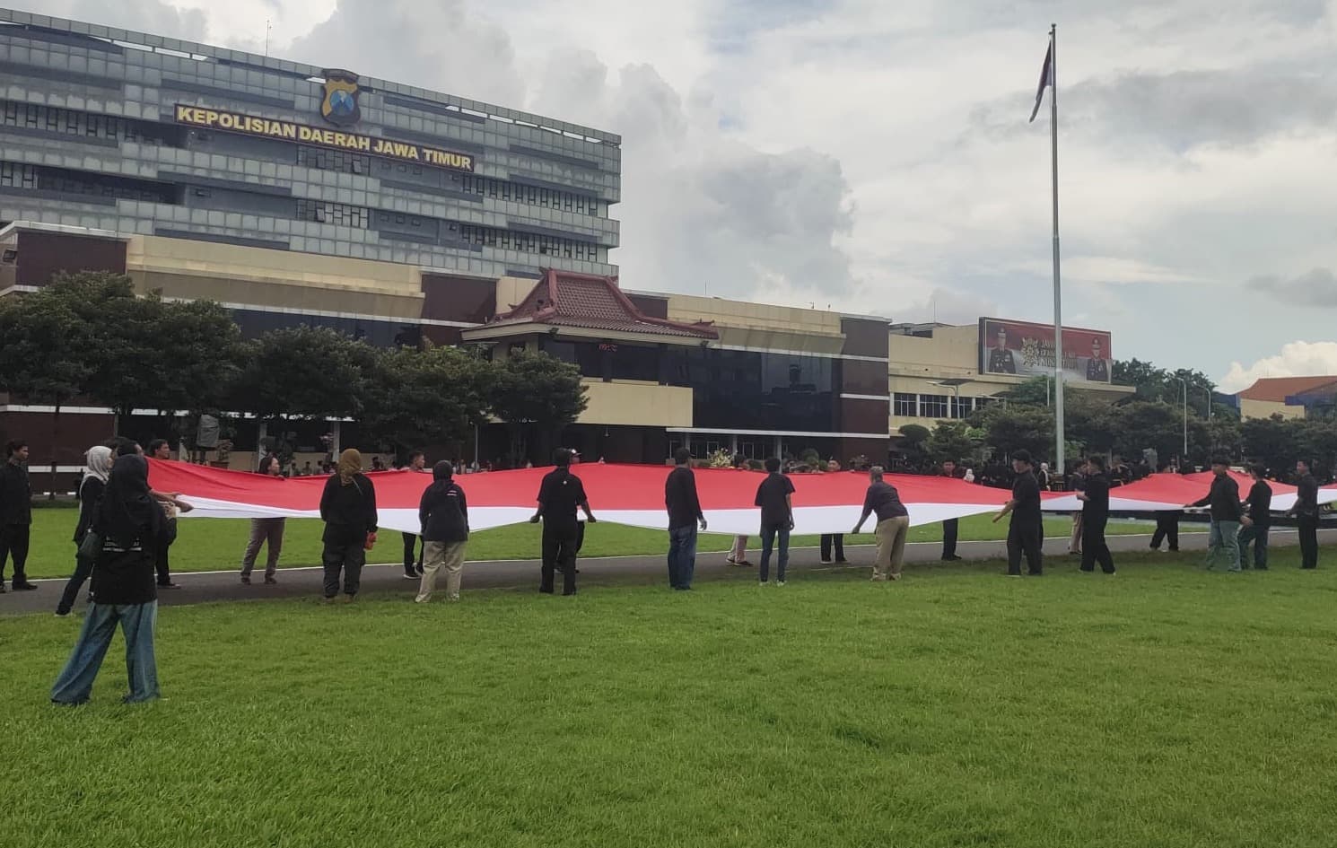 PNIB menilai bulan Mei sebagai momentum refleksi Kebangkitan Nasional dan Reformasi. Ketua Umum Gus Wal mengajak masyarakat memperkuat persatuan dan mewujudkan nilai kebangsaan dalam tindakan nyata. (dok. PNIB)